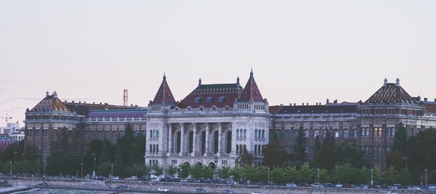 a large building with many windows
